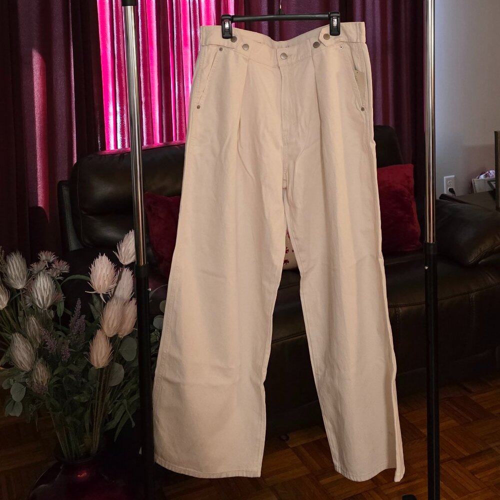 PLEATED-FRONT WIDE LEG PANTS!